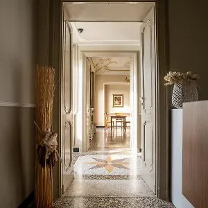 corvetto-rooms.hotelitalianriviera.com/